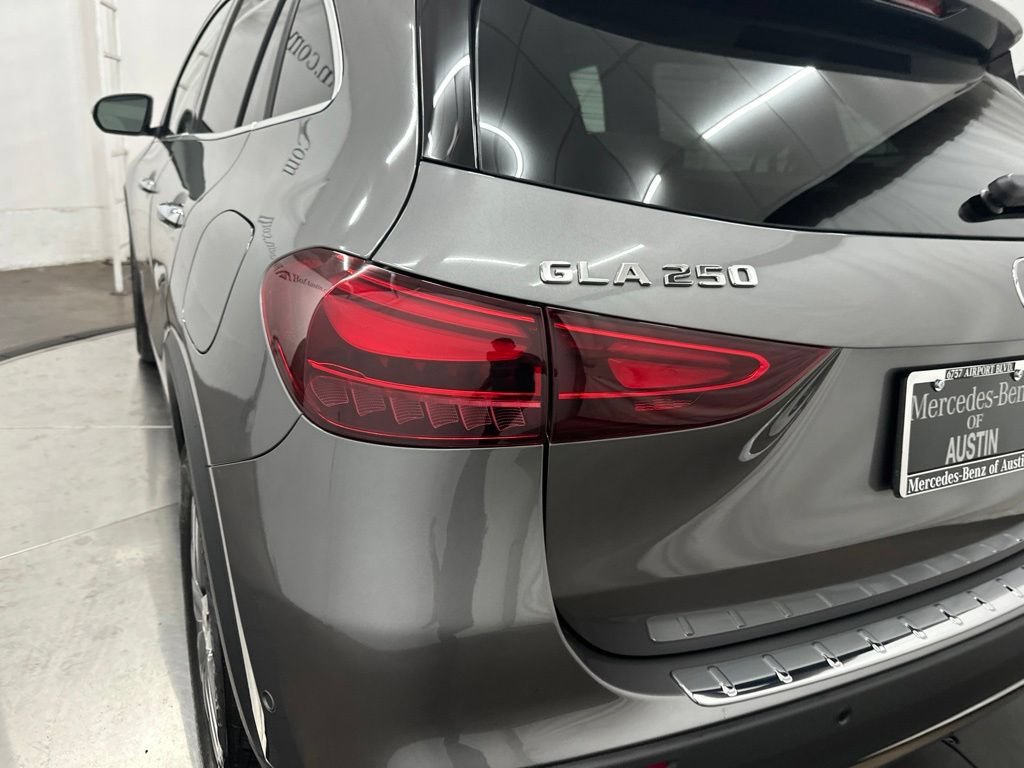 New 2026 Mountain Grey Metallic Mercedes-Benz GLA 250 image 41