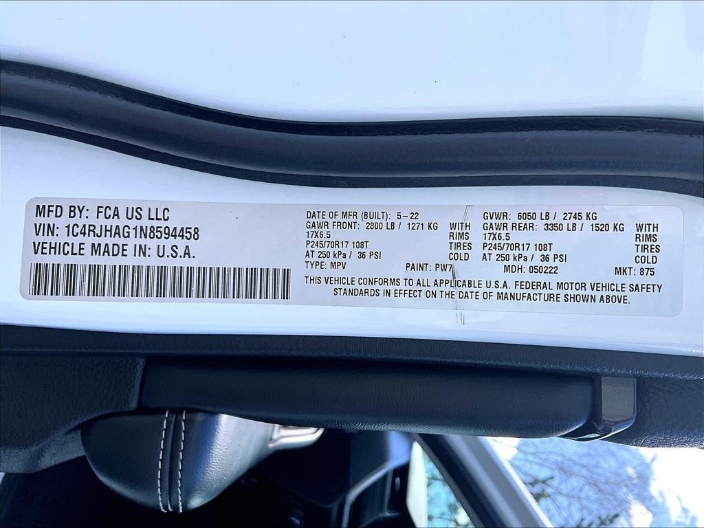Used 2022 White Jeep Laredo image 34