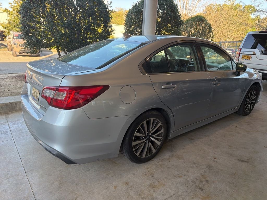 Used 2018 Silver Subaru 2.5i image 3