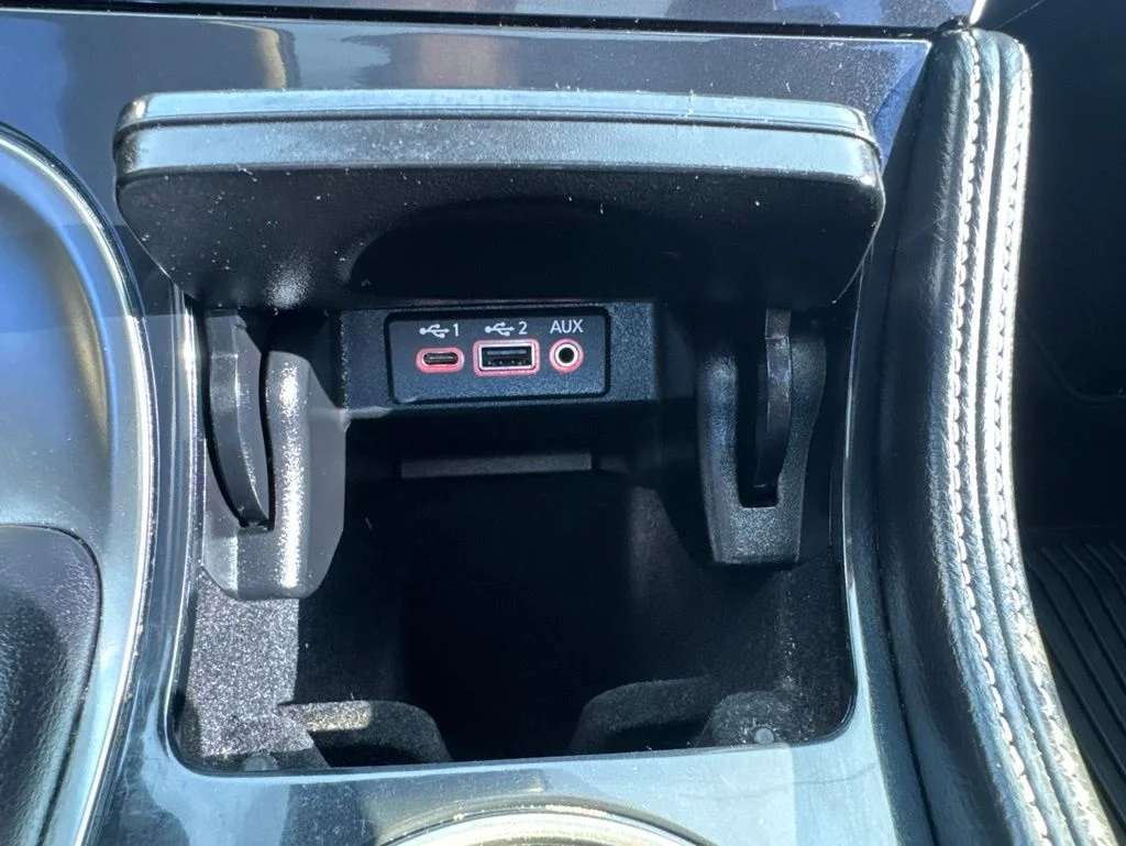 Used 2022 Scarlet Ember Nissan Platinum image 25