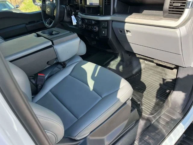 Used 2026 Oxford White Ford XL image 23