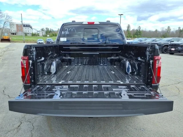 New 2026 Agate Black Metallic Ford XLT image 27