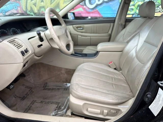 Used 2001 Black Toyota  image 14