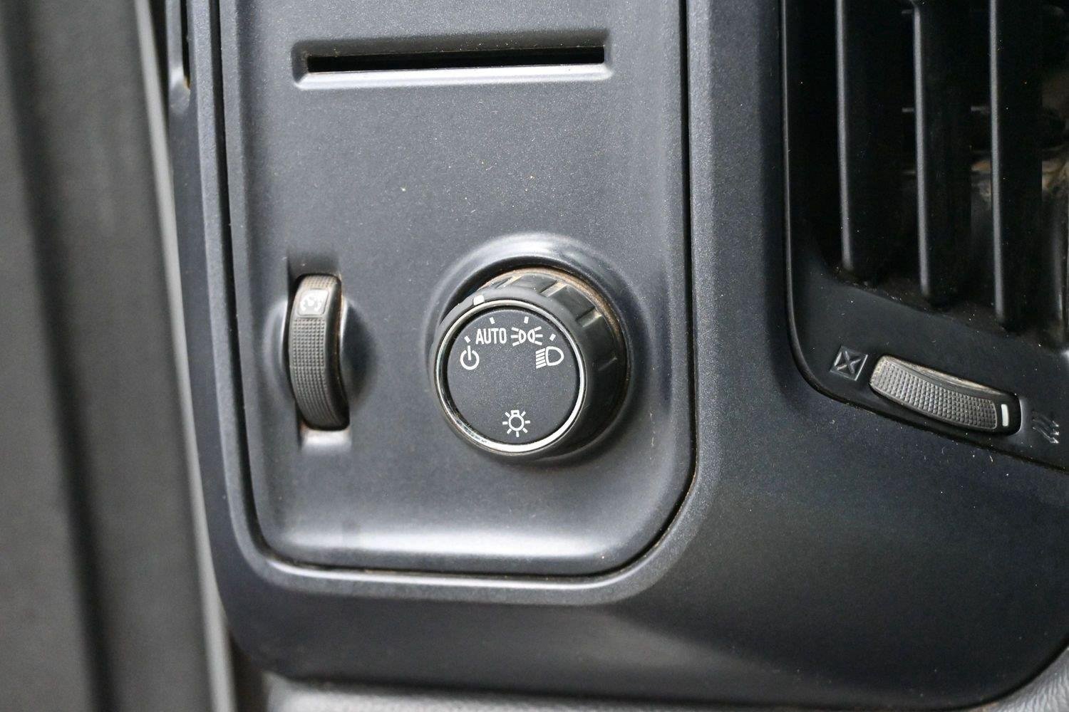 Used 2014 Summit White Chevrolet Work Truck image 17