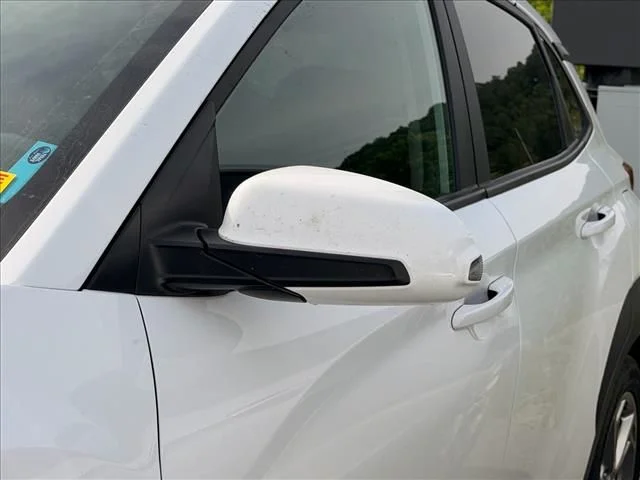 Used 2022 White Hyundai SEL image 9