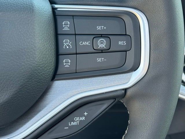 New 2026 Fathom Blue Pearlcoat Jeep Limited Reserve image 18