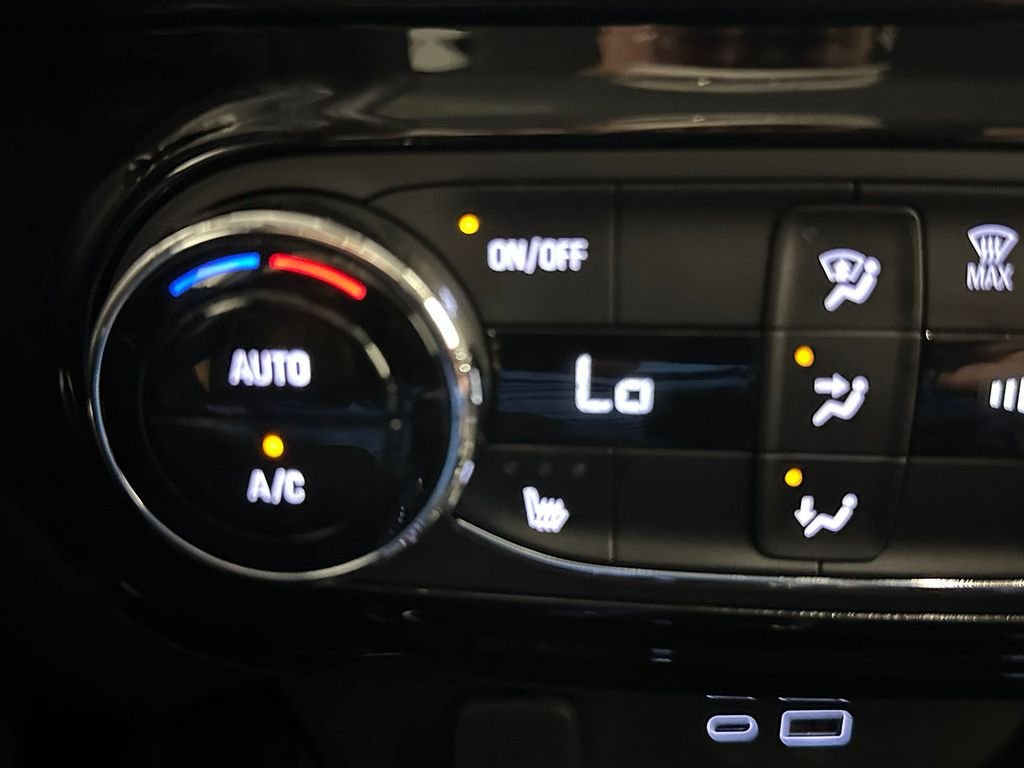 Used 2025 White Chevrolet LT image 30
