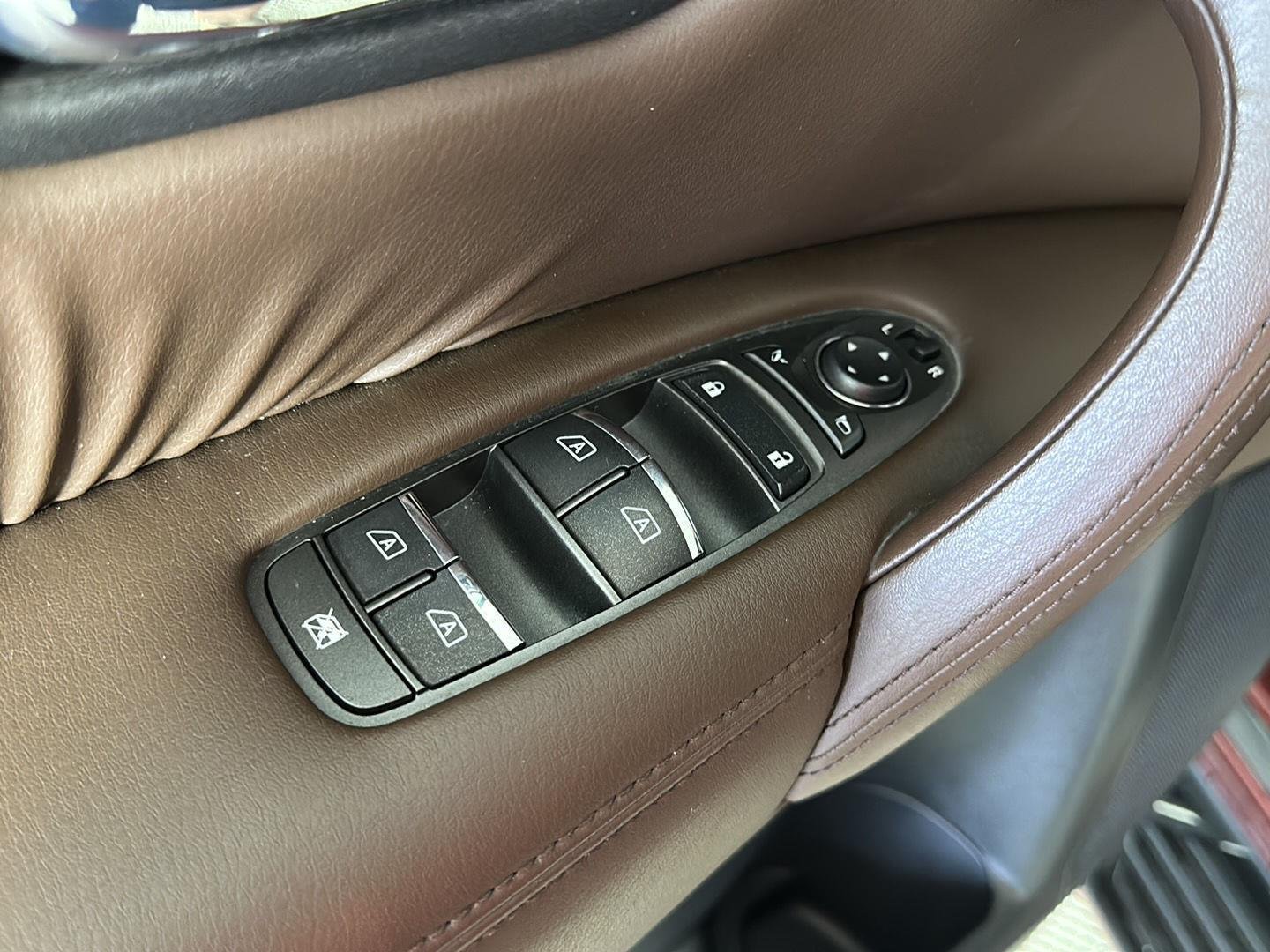 Used 2023 Coulis Red Pearl Nissan Platinum image 19