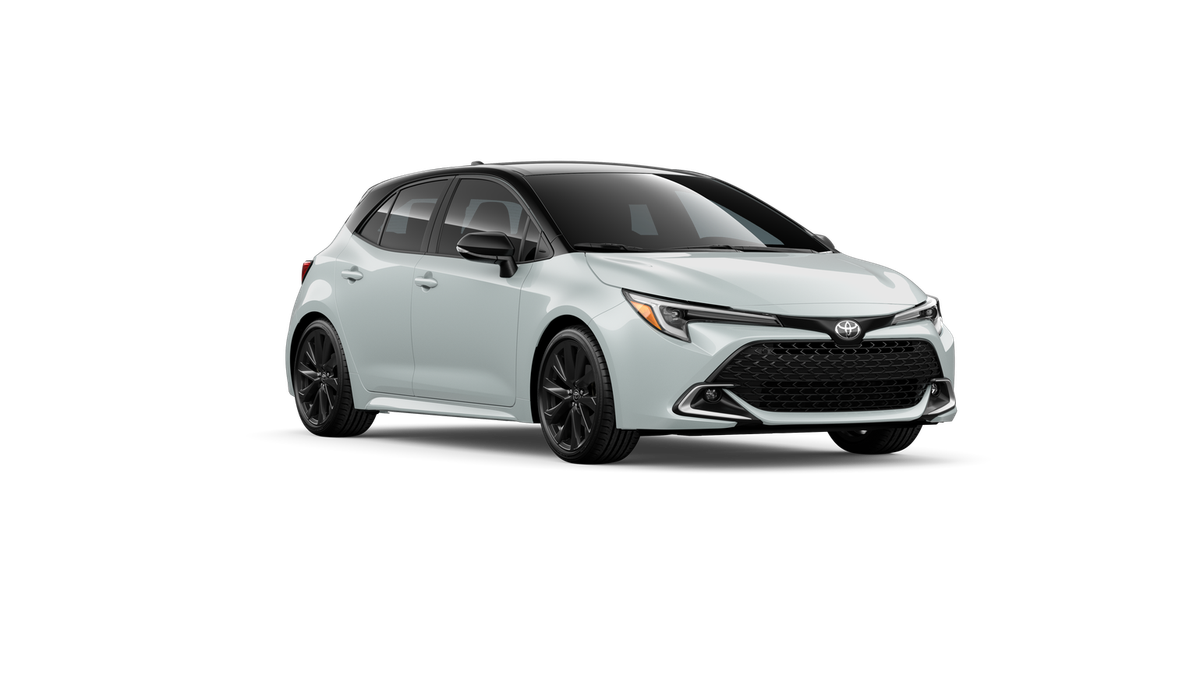 New 2026 Wind Chill Pearl with Midnight Black Metallic roof Toyota XSE image 15