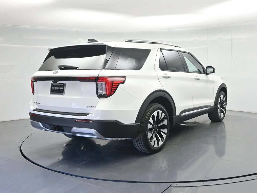 New 2026 White Ford Platinum image 25