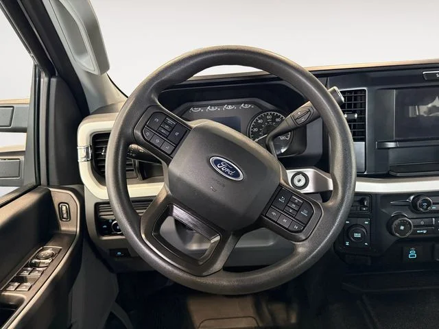 Certified Used 2025 Oxford White Ford XLT image 13