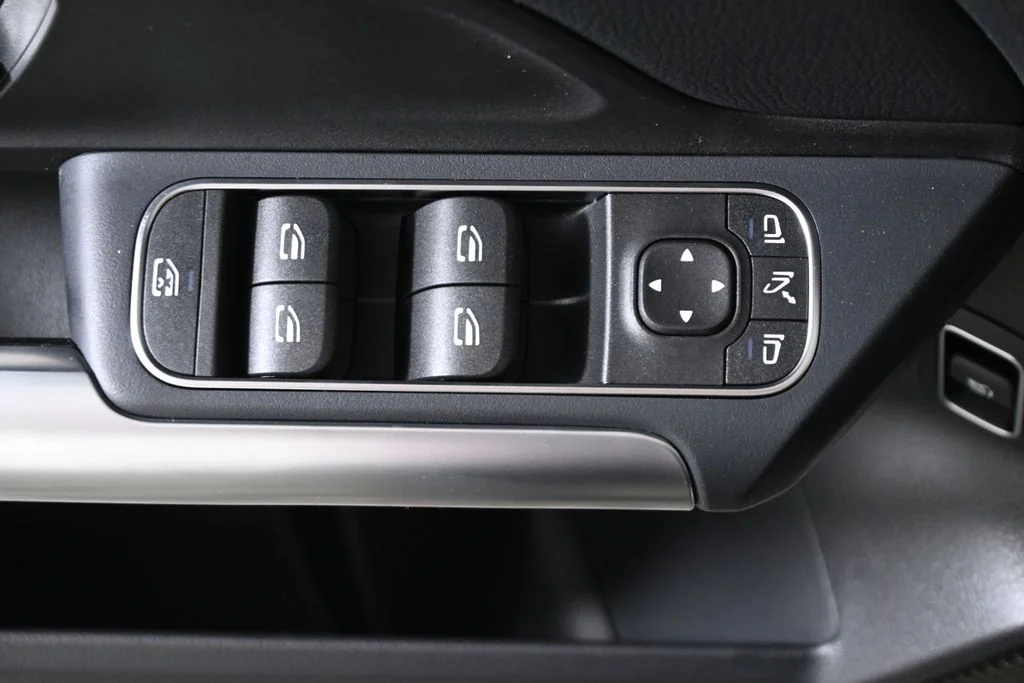 Used 2026 Black Mercedes-Benz GLA 250 image 27