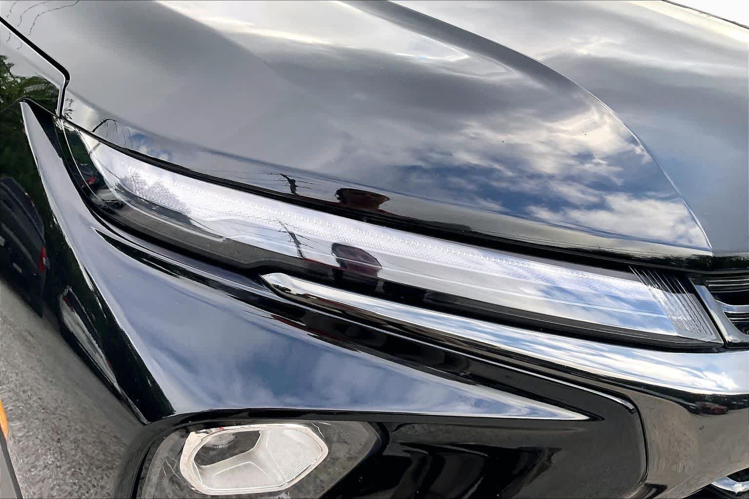 Used 2025 Mosaic Black Metallic Chevrolet RS image 28
