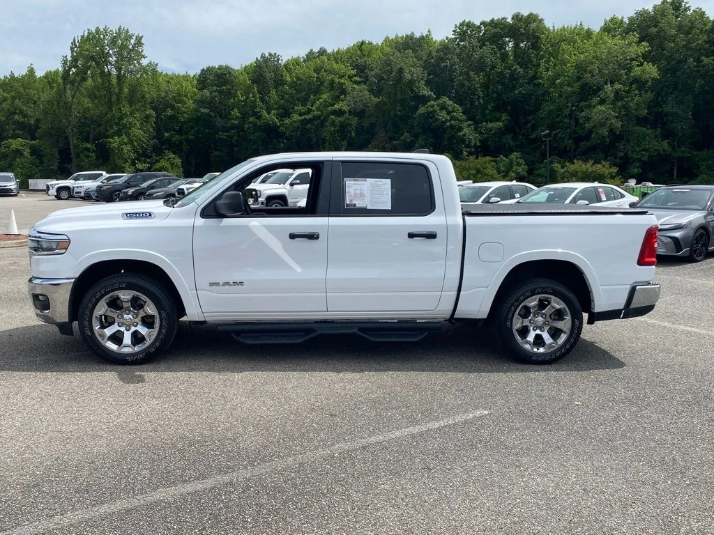 Used 2025 White Ram Big Horn/Lone Star image 4