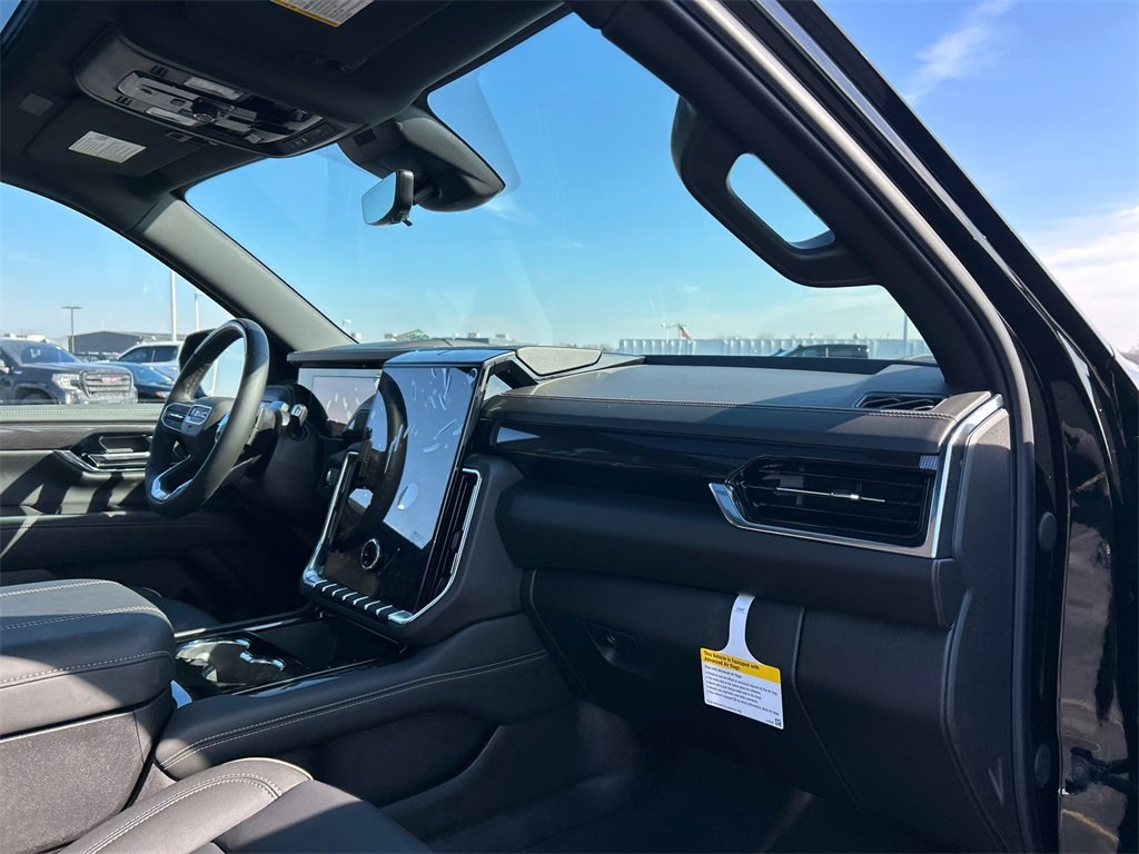 2026 GMC YUKON XL - Image 38