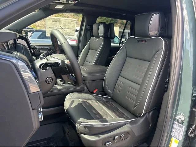 2026 GMC Yukon AT4 Ultimate - Photo 26