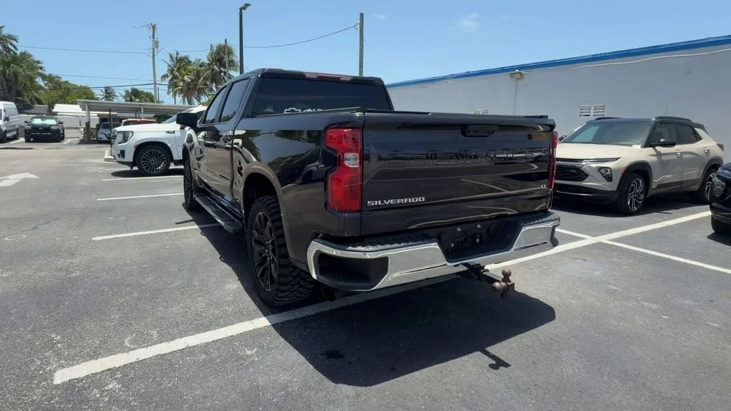 Used 2022 Dark Ash Metallic Chevrolet LT image 9