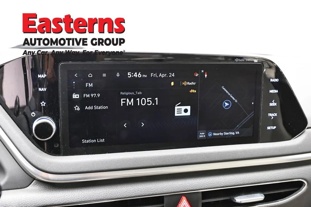 Used 2023 Red Hyundai SEL image 19