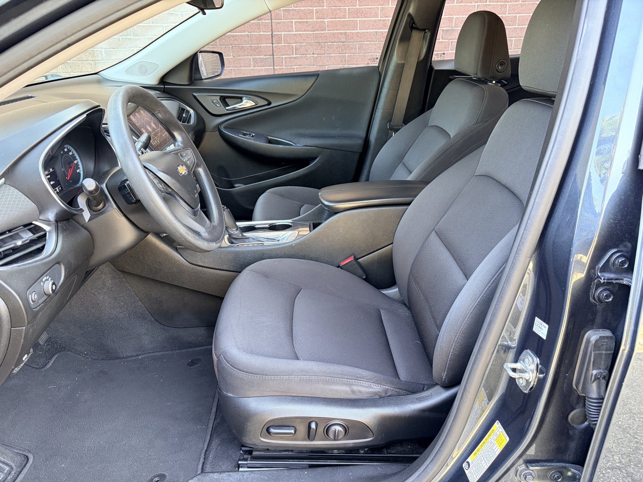 Used 2020 Shadow Gray Metallic Chevrolet LT image 10