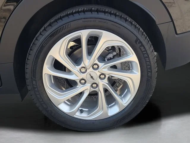 New 2027 Mosaic Black Metallic Chevrolet LT image 30