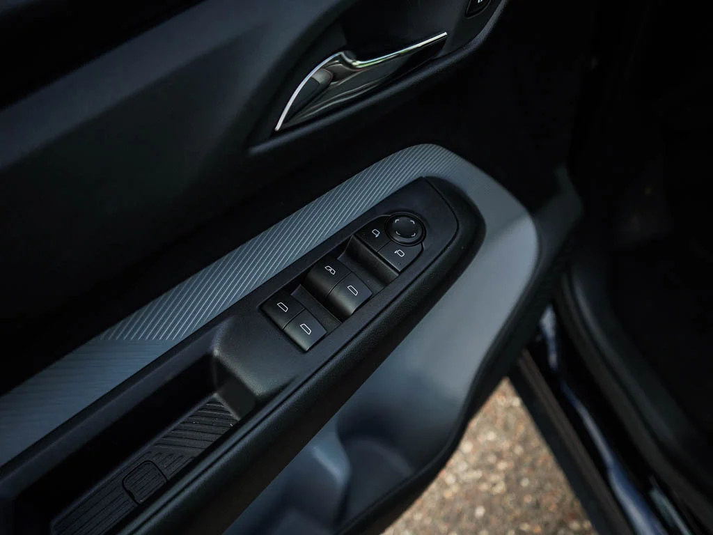 New 2027 Mosaic Black Metallic Chevrolet RS image 17