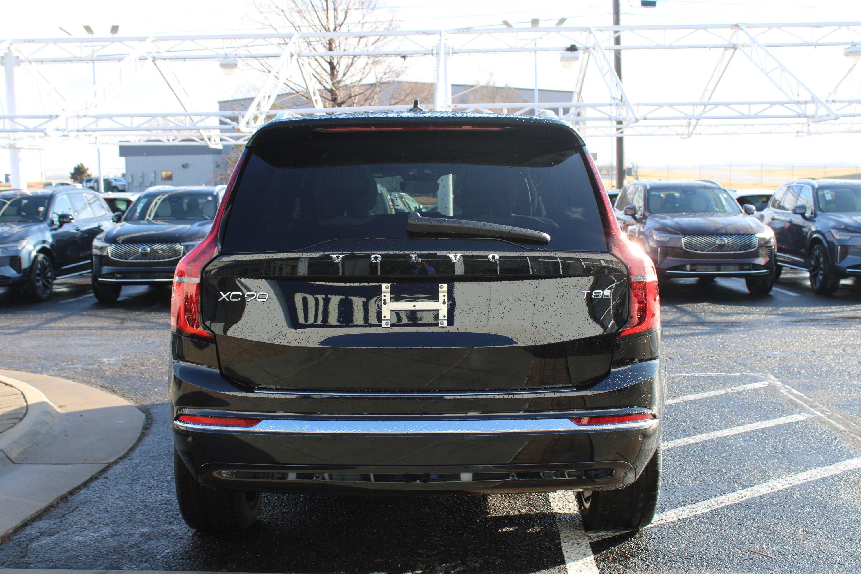 New 2026 Onyx Black Metallic Volvo Plus image 7