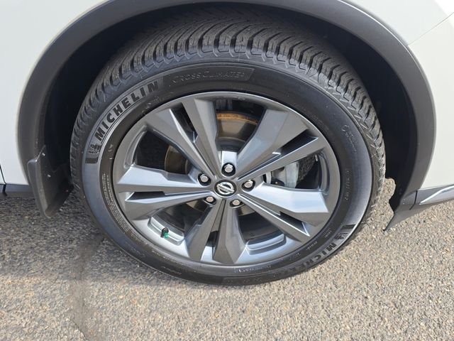 Used 2020 Pearl White Tricoat Nissan Platinum image 9