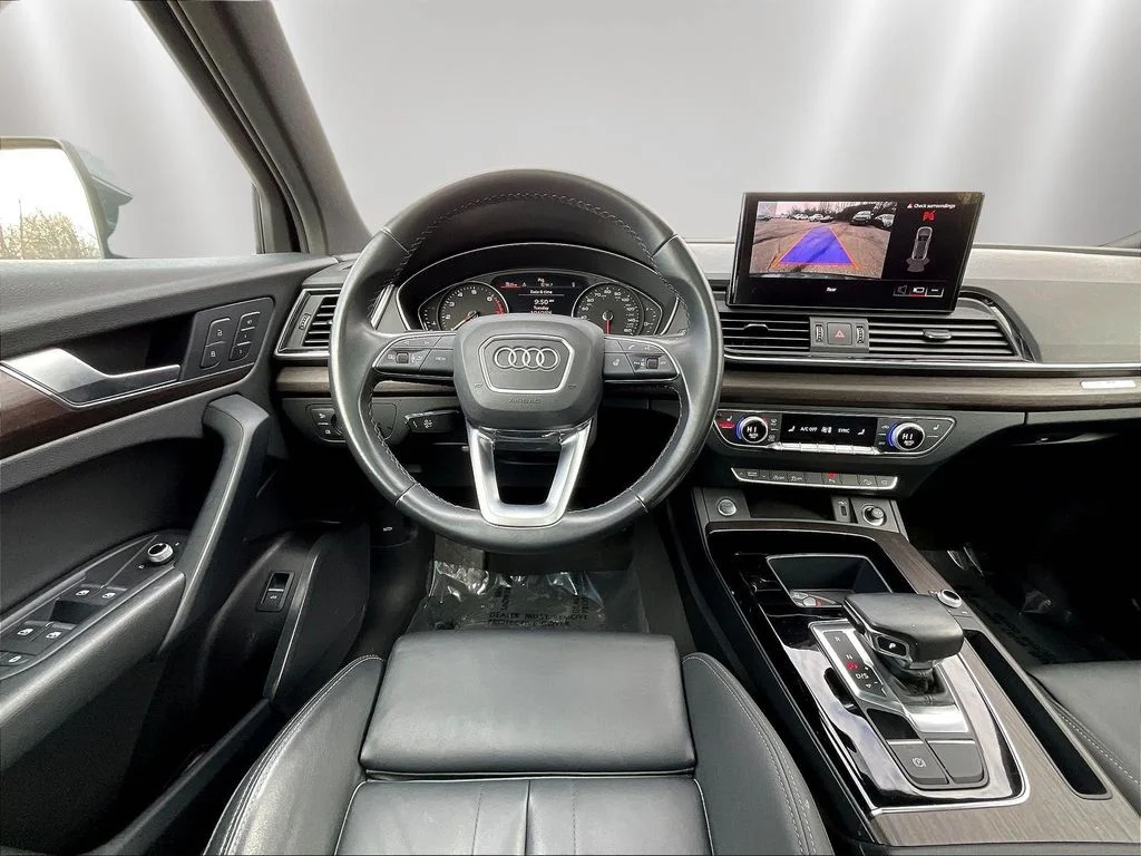 Used 2022 Daytona Gray Pearl Effect Audi 45 S line Premium image 8