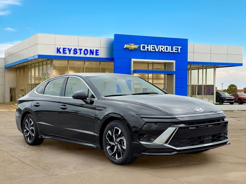 2025 Hyundai Sonata SEL's photo