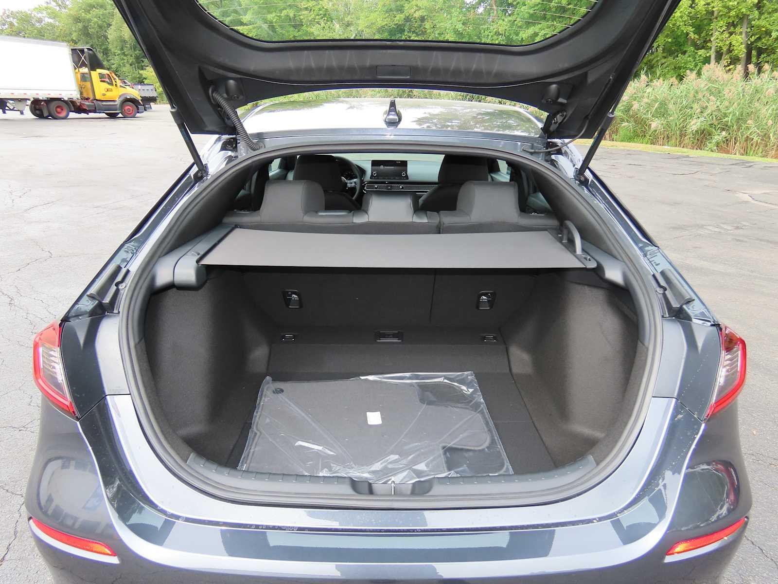 2026 Honda Civic Hatchback Sport - Photo 11