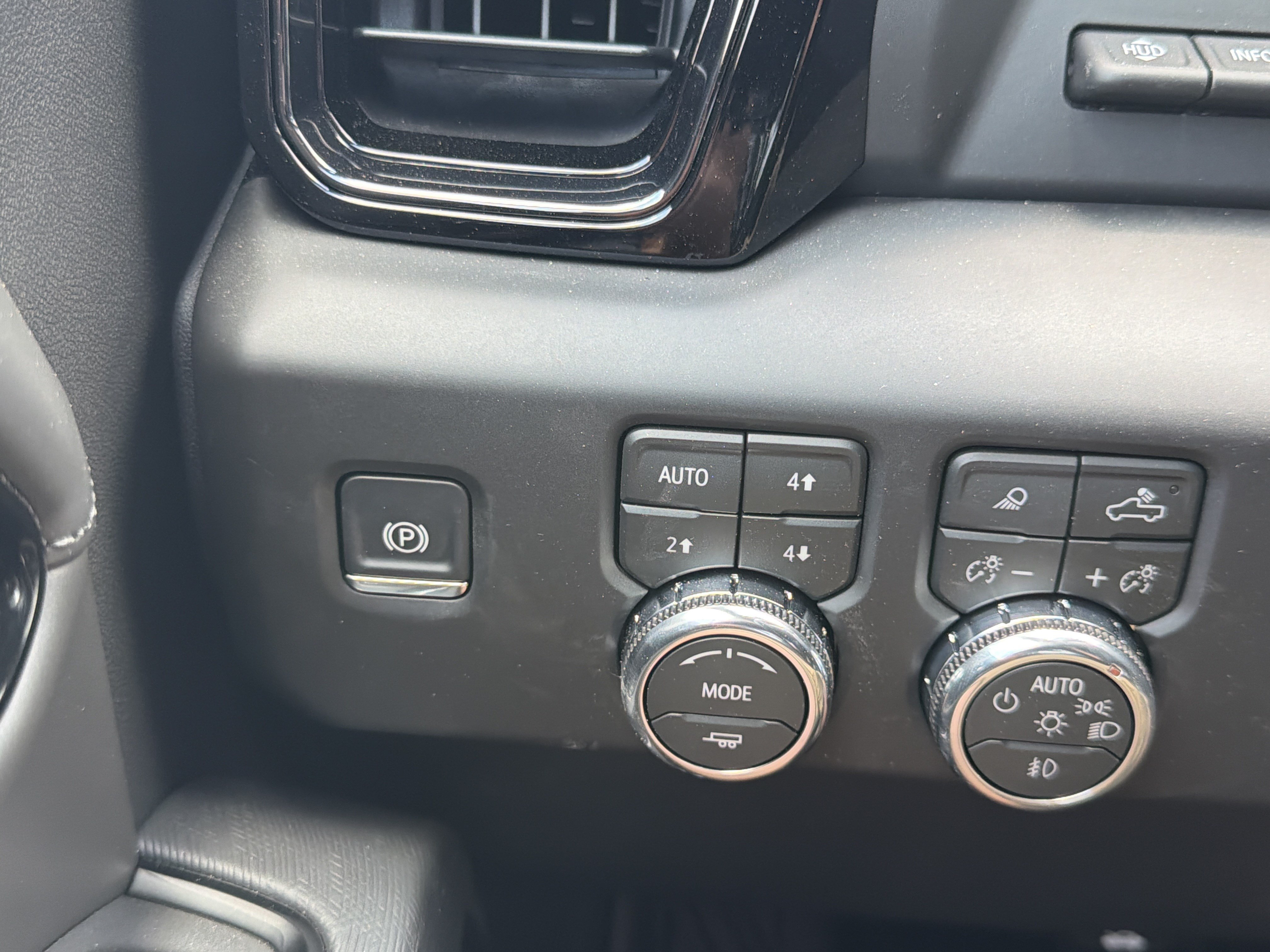 2026 GMC Sierra 2500HD AT4X - Photo 30