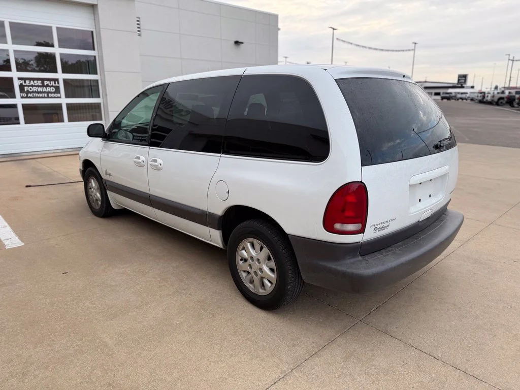 Used 1996  Plymouth SE image 5