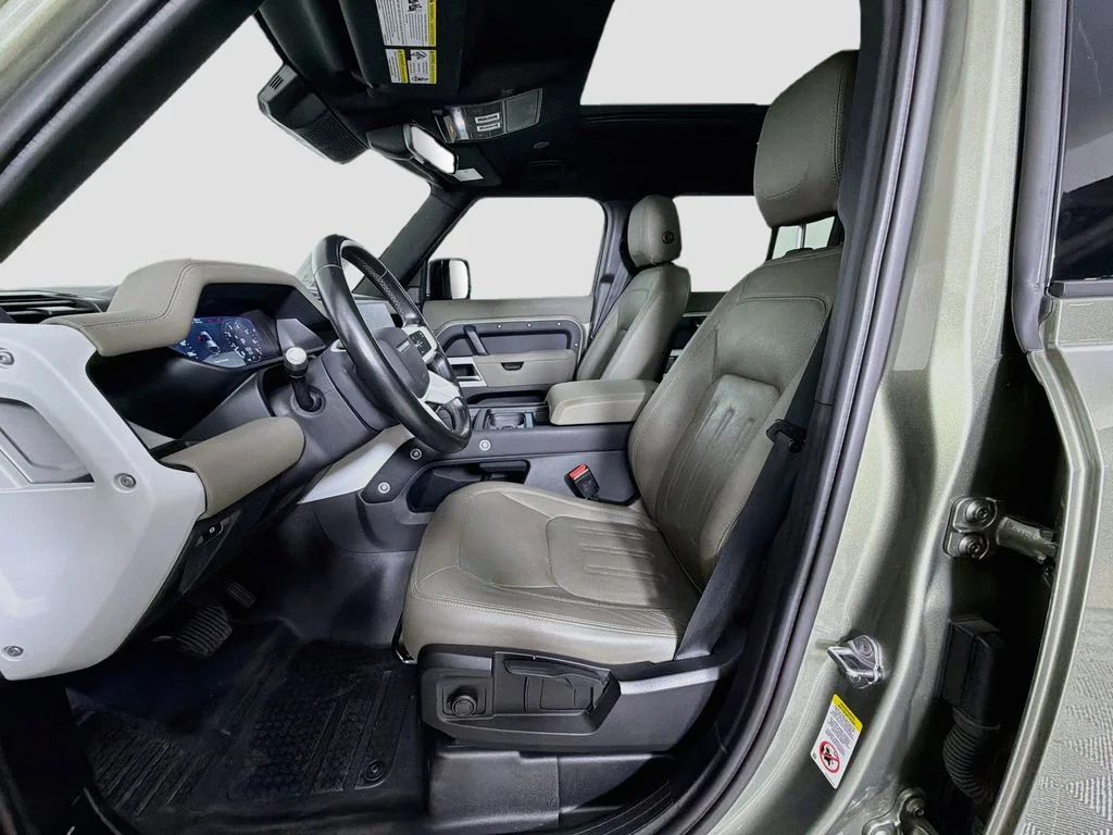 Used 2022 Green Land Rover S image 22