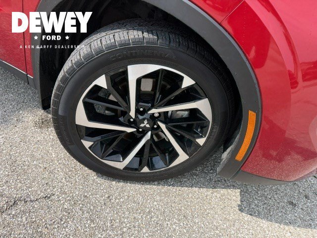 Used 2023 Red Mitsubishi SE Black Edition image 39