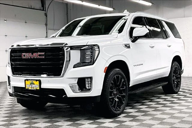 Used 2022 Summit White GMC SLE image 13