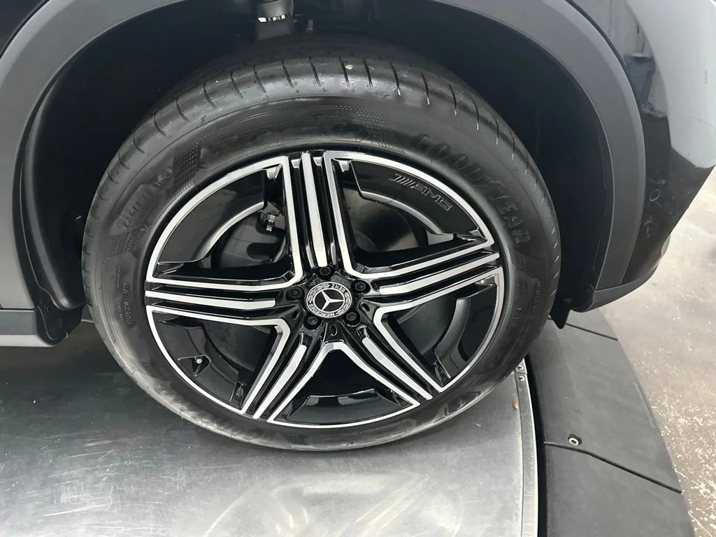 New 2027 Black Mercedes-Benz GLC 300 image 9