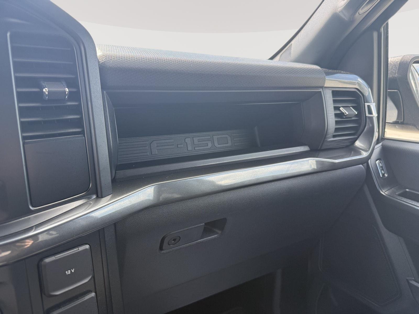 Certified Used 2022 Oxford White Ford XLT image 20