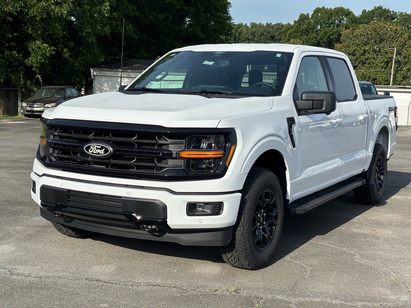 New 2026 Oxford White Ford XLT image 2