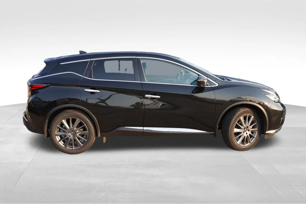 Used 2021 Magnetic Black Pearl Nissan SV image 2