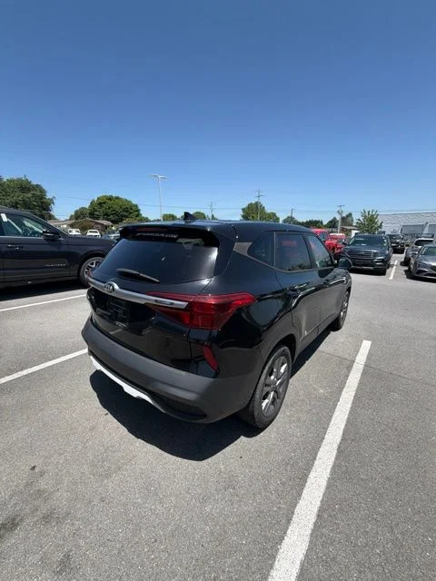 Used 2021 Black Kia LX image 8