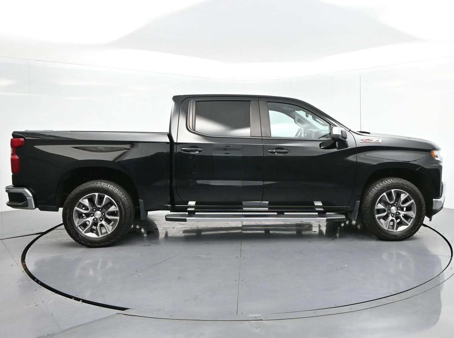 Used 2022 Black Chevrolet LT image 8