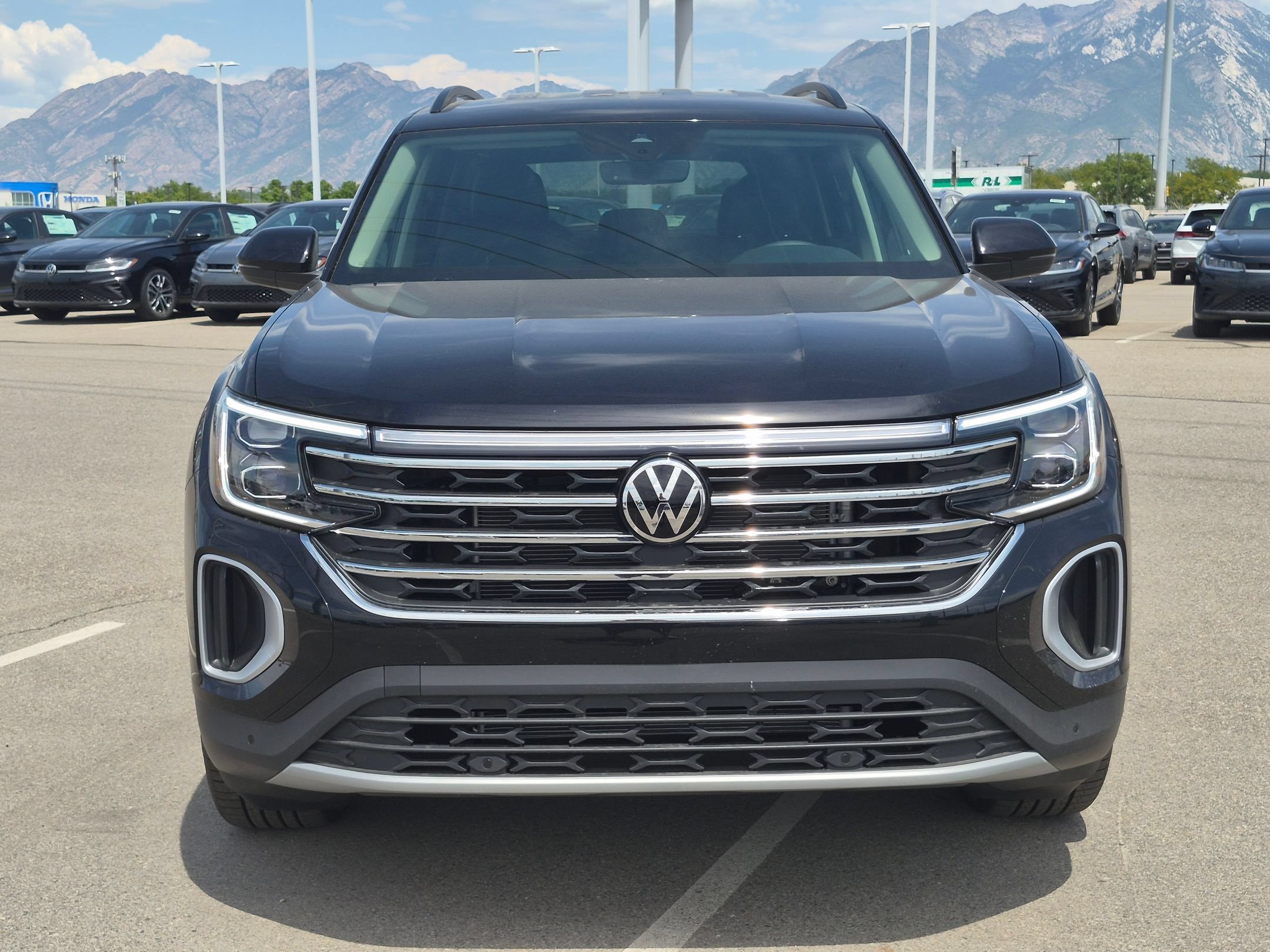 New 2026 Deep Black Pearl Volkswagen 2.0T SE w/Technology image 9
