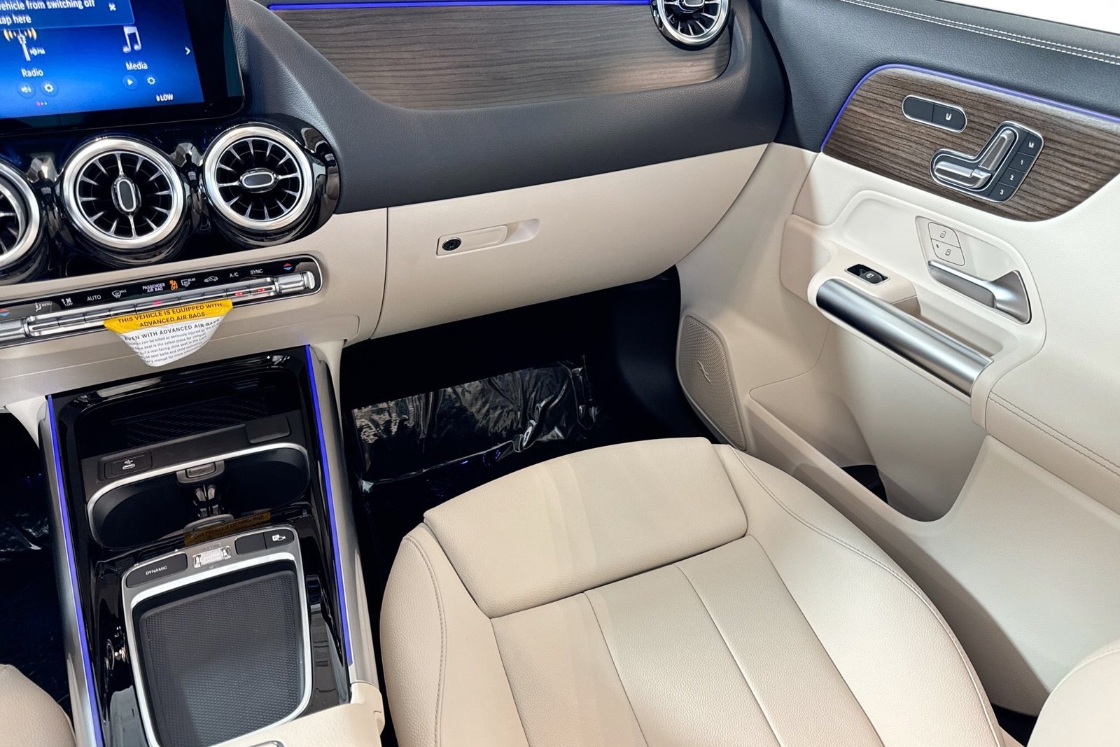 New 2026 Polar White Mercedes-Benz GLA 250 image 21