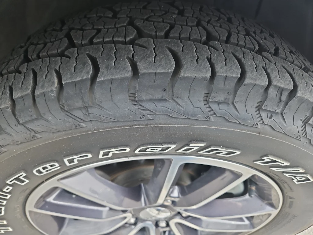 Used 2017 Granite Pearlcoat Dodge SXT image 27