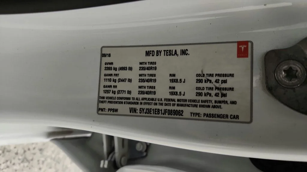 Used 2018 Pearl White Multi-Coat Tesla Long Range Battery AWD image 23