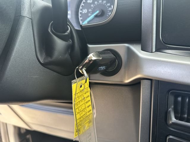 Used 2022 Silver Ford XLT image 19