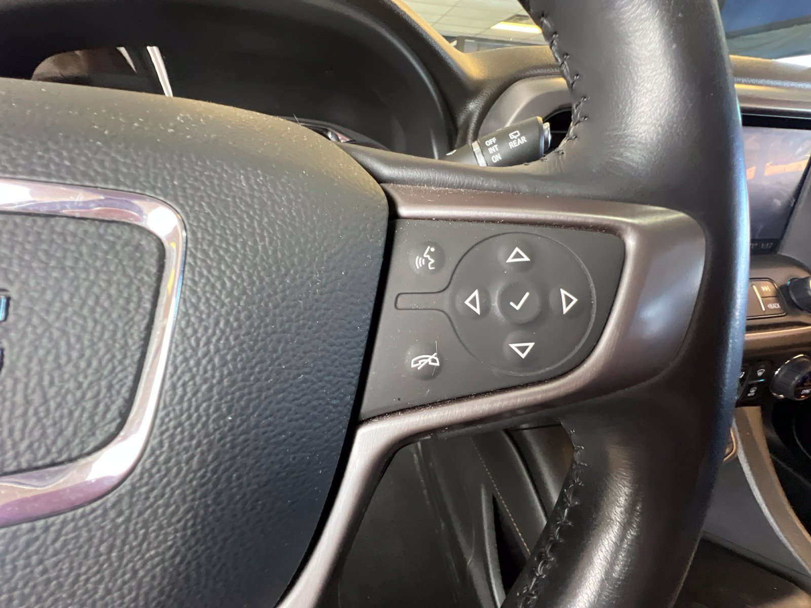 Certified Used 2022 White GMC AT4 image 21