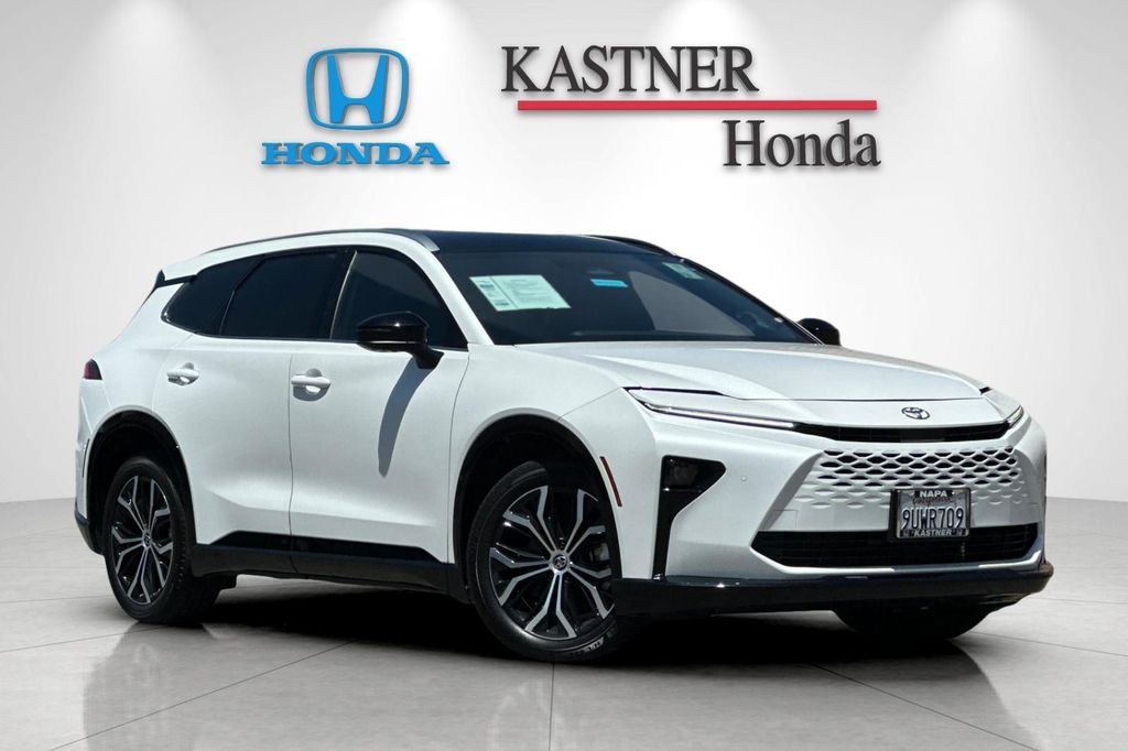 2025 Toyota Crown Signia Limited AWD's photo