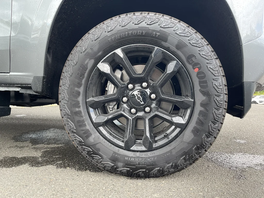 2025 Chevrolet Colorado Z71 - Photo 13
