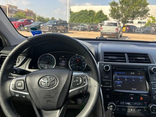 Used 2017 Silver Toyota XLE image 10